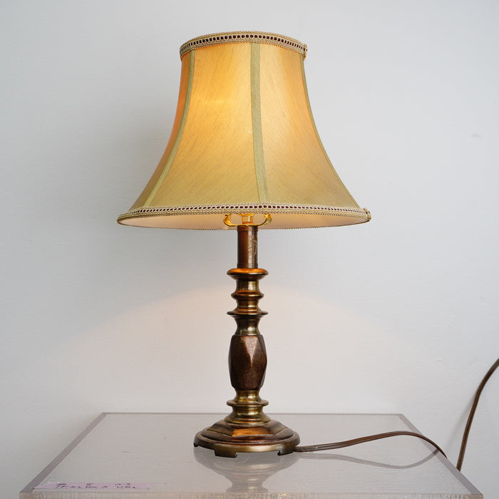 20-Inch Traditional Table Lamp – Brass Base with Beige Fabric Shade