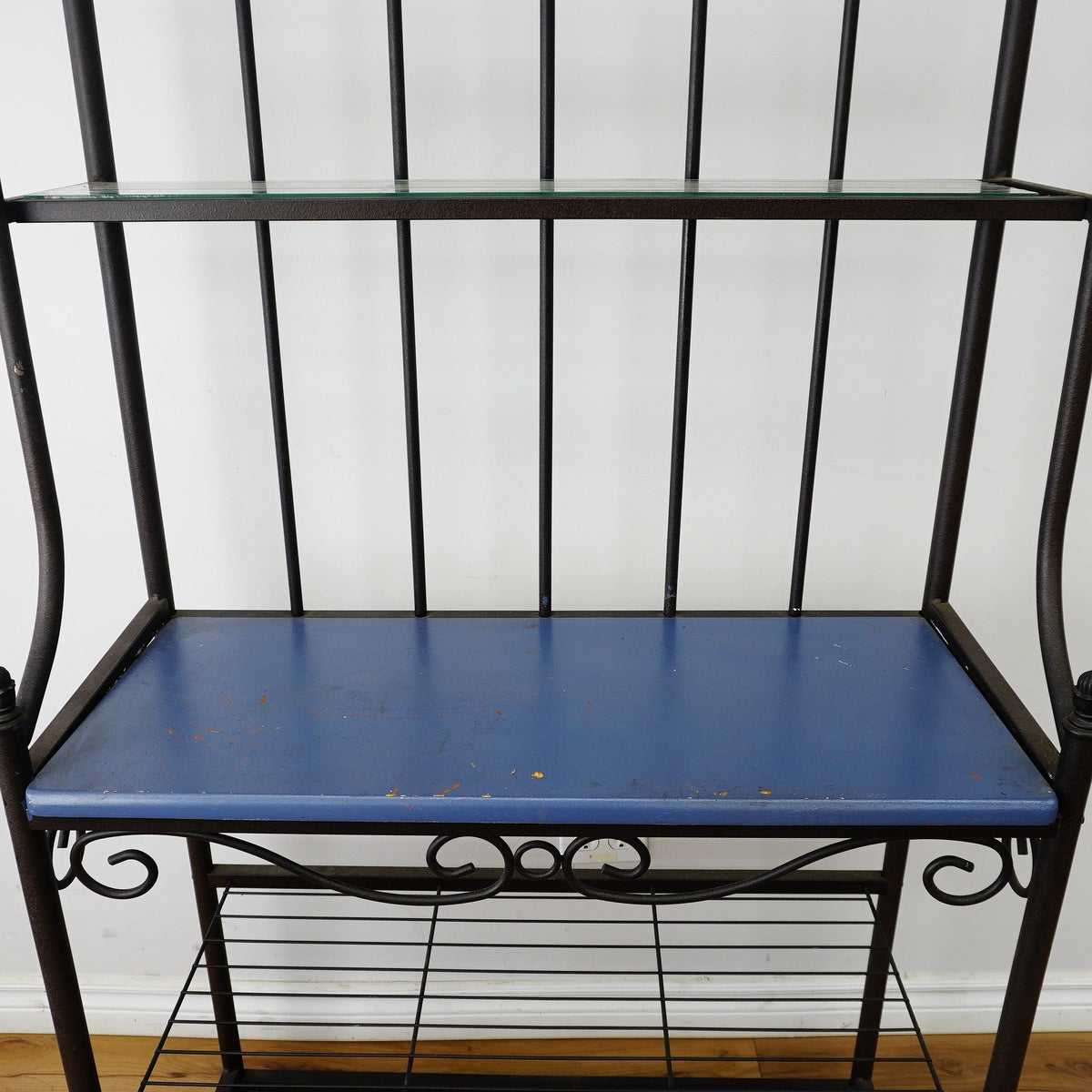 72×33×15‑Inch Decorative Baker’s Rack – Black Wrought Iron with Scrollwork