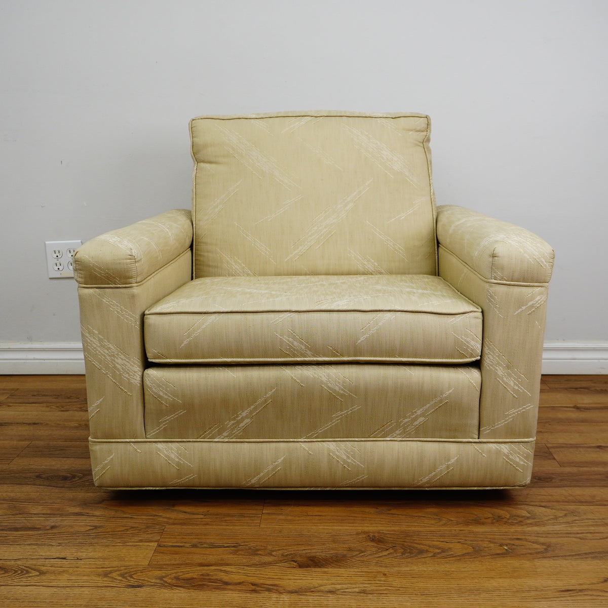 36×35×30–Inch Armchair – Low Profile, Beige Textured Fabric
