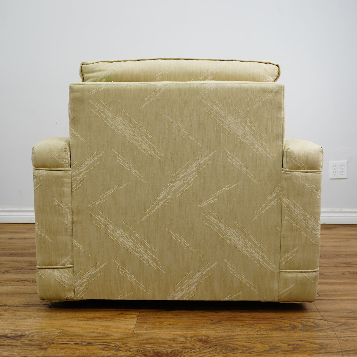 36×35×30–Inch Armchair – Low Profile, Beige Textured Fabric