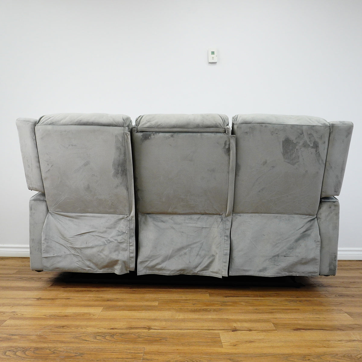 73x35x40-Inch Reclining Sofa – Grey Upholstery, Console, Cup Holders