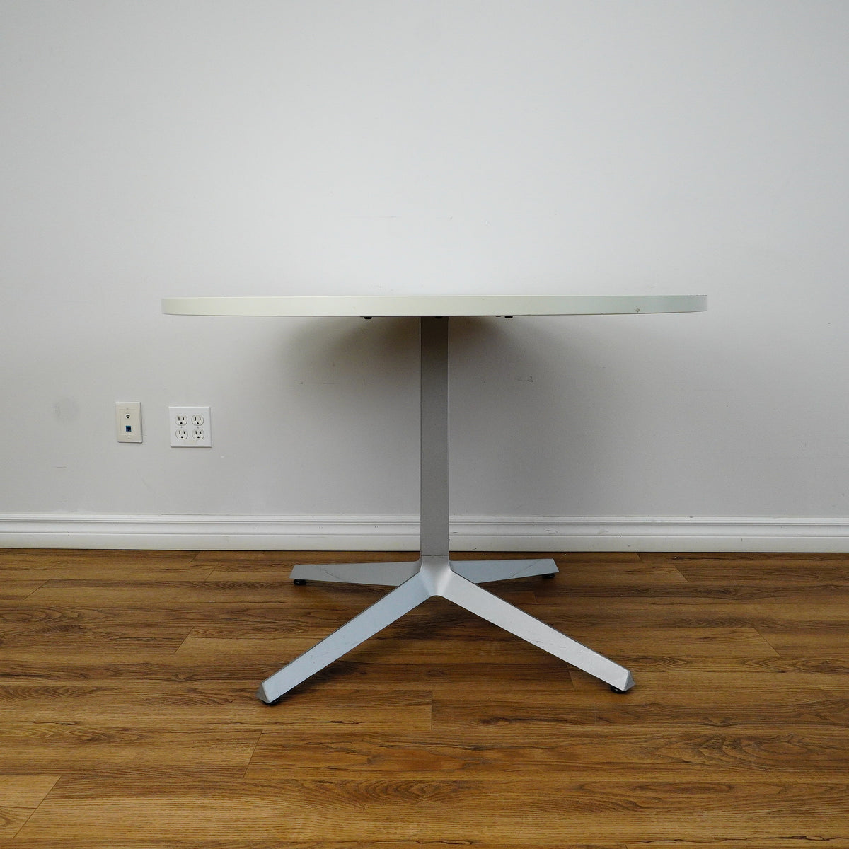 41x28-Inch Round Pedestal Table – White Top, Metal Base