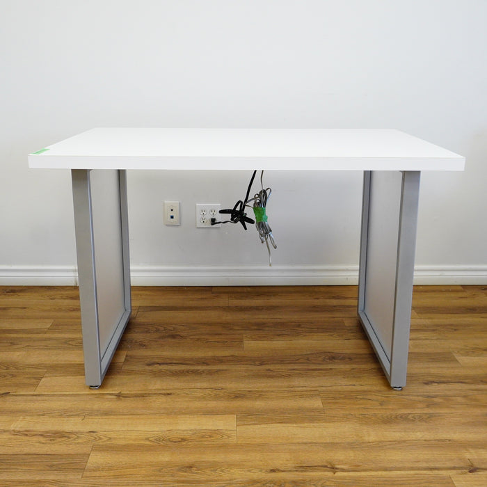 48×32×32‑Inch Office Desk – White Top, Metal Frame, Power bar