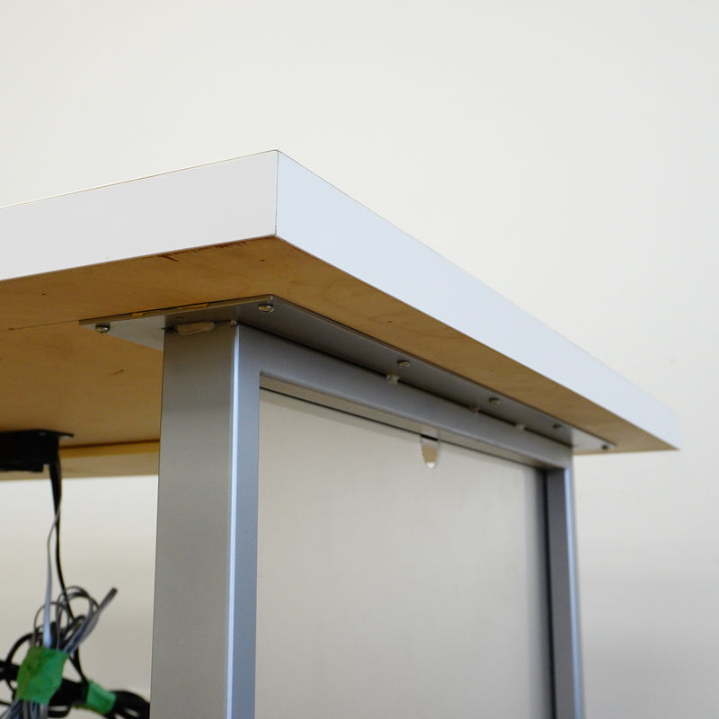 48×32×32‑Inch Office Desk – White Top, Metal Frame, Power bar
