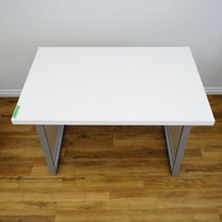 48×32×32‑Inch Office Desk – White Top, Metal Frame, Power bar