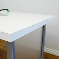 48×32×32‑Inch Office Desk – White Top, Metal Frame, Motorized Power Bar