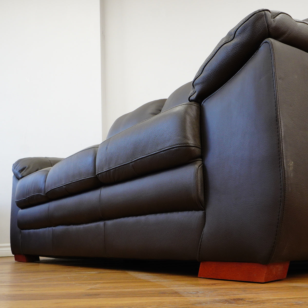 78×38×38–Inch Dark Brown 3-Seater Sofa – Italian Leather, Wide Arms