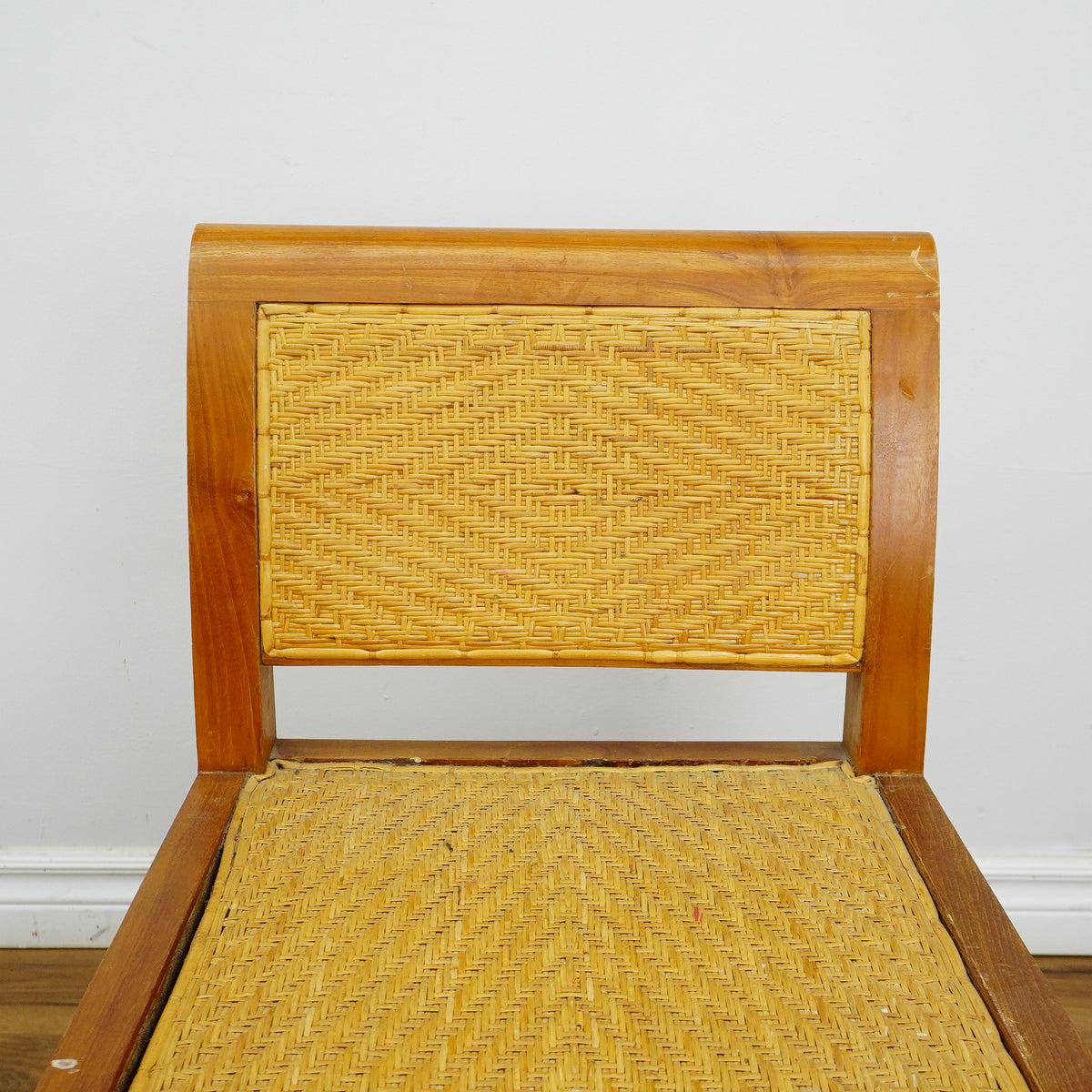 59×18×28–Inch Open Bench – Woven Rattan Seat, Wooden Frame