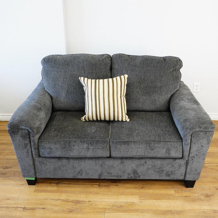 64×38×38–Inch Shadow Loveseat – Textured Upholstery, 1 Striped Pillow