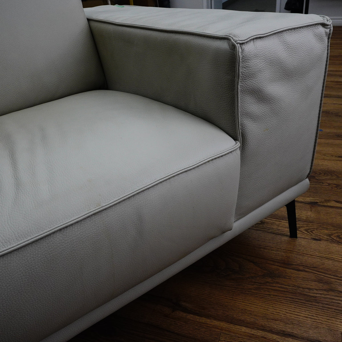 81×41×28–Inch Soft Grey Sofa – Italian Leather | Chrome Legs | 2-Seat