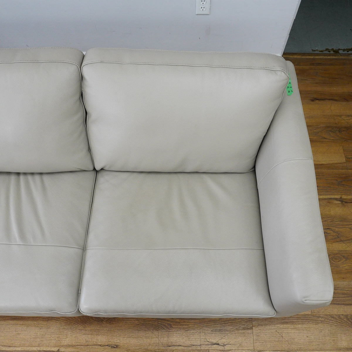 91×37×31–Inch 3-Seat Soft Grey Sofa – Italian Leather | Tapered Legs