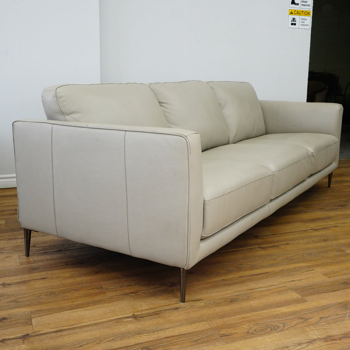 91×37×31–Inch 3-Seat Soft Grey Sofa – Italian Leather | Tapered Legs