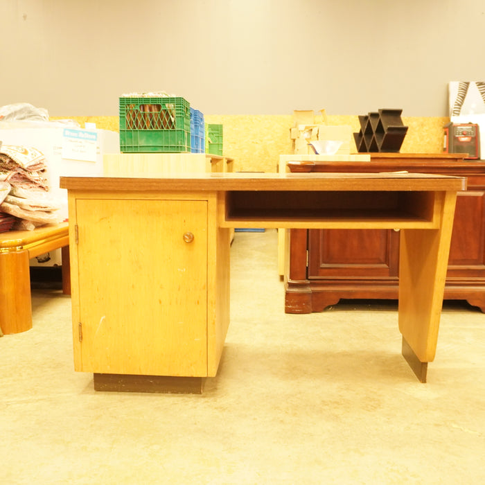 46-inch Wooden Desk in Light Woodgrain