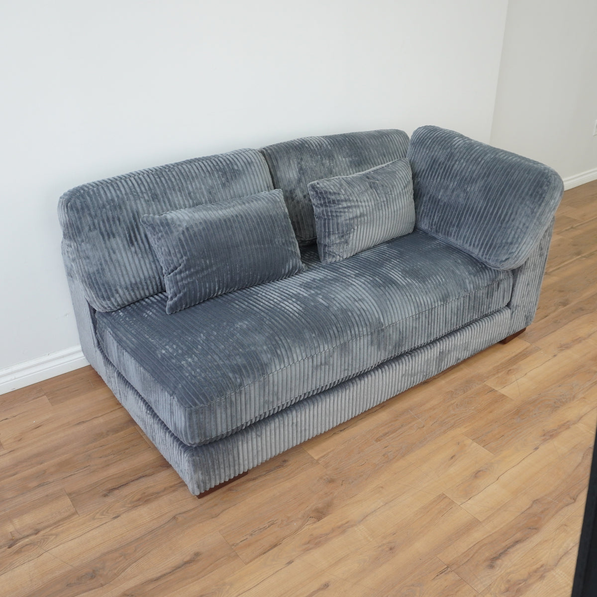 68-in W Chaise Lounge in Grey Fabric