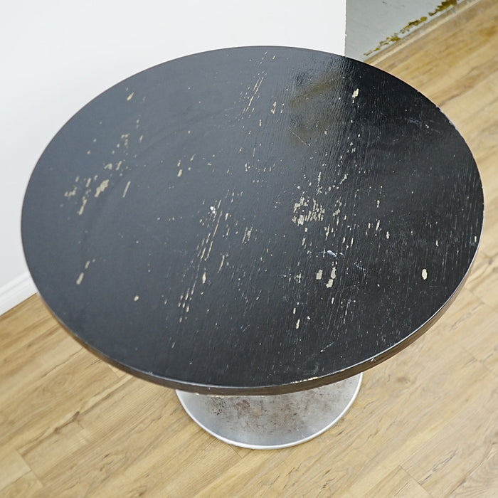 42-In Round Laminate Dining Table with Metal Base – Commercial