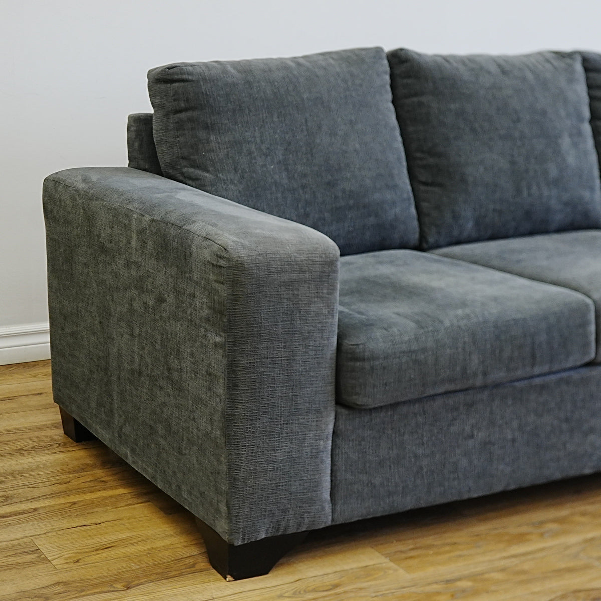 84x36x34-Inch Plush Grey Three‑Seater Fabric Sofa with Wide Armrests