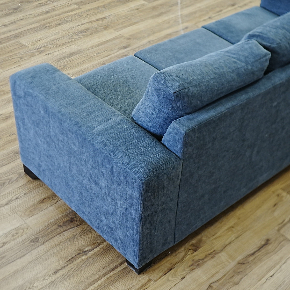 84x36x34-Inch Plush Grey Three‑Seater Fabric Sofa with Wide Armrests