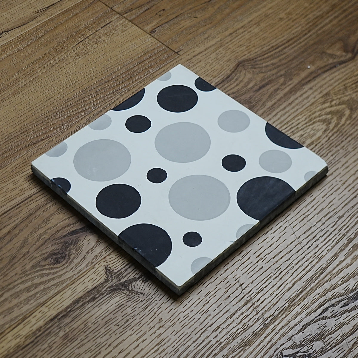 8x8-Inch Bubble Patterned Grey Cement Tile – 13 pcs box covers 5.78 sq ft