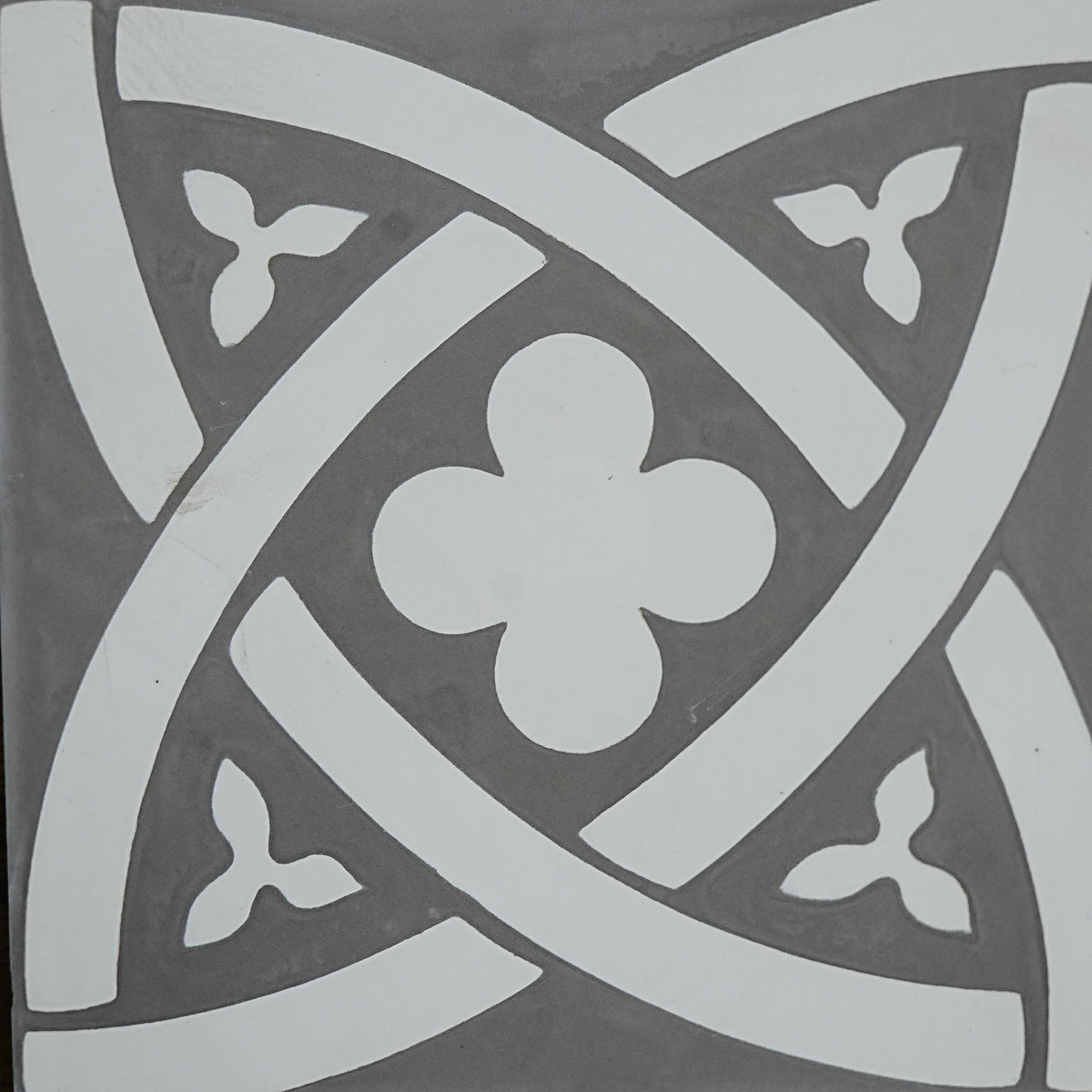 8x8-Inch EOP 10 Cement Tile, Knot Motif – 13 pcs box covers 5.78 sq ft