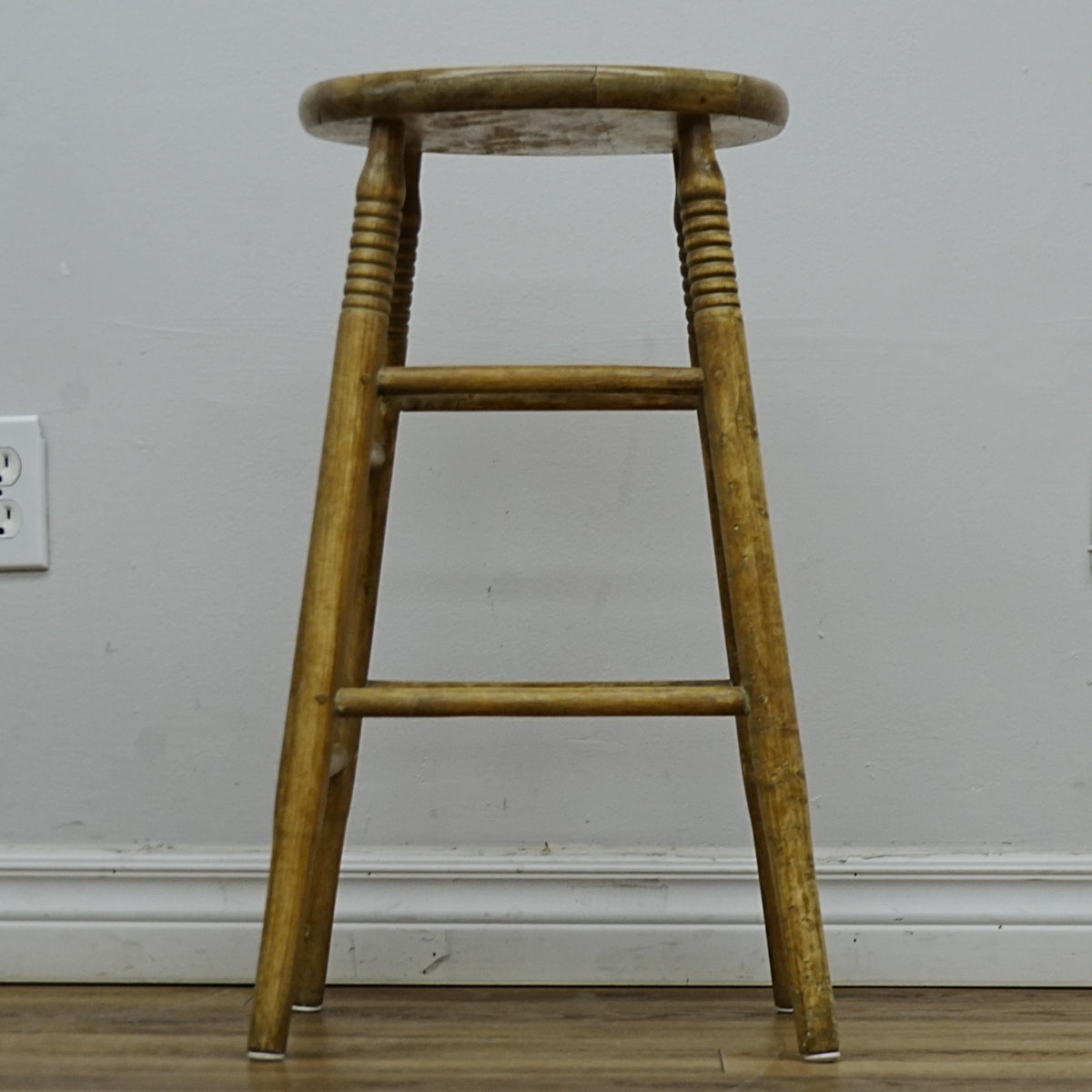 13x25-Inch Counter Height Wood Stool – Round Seat