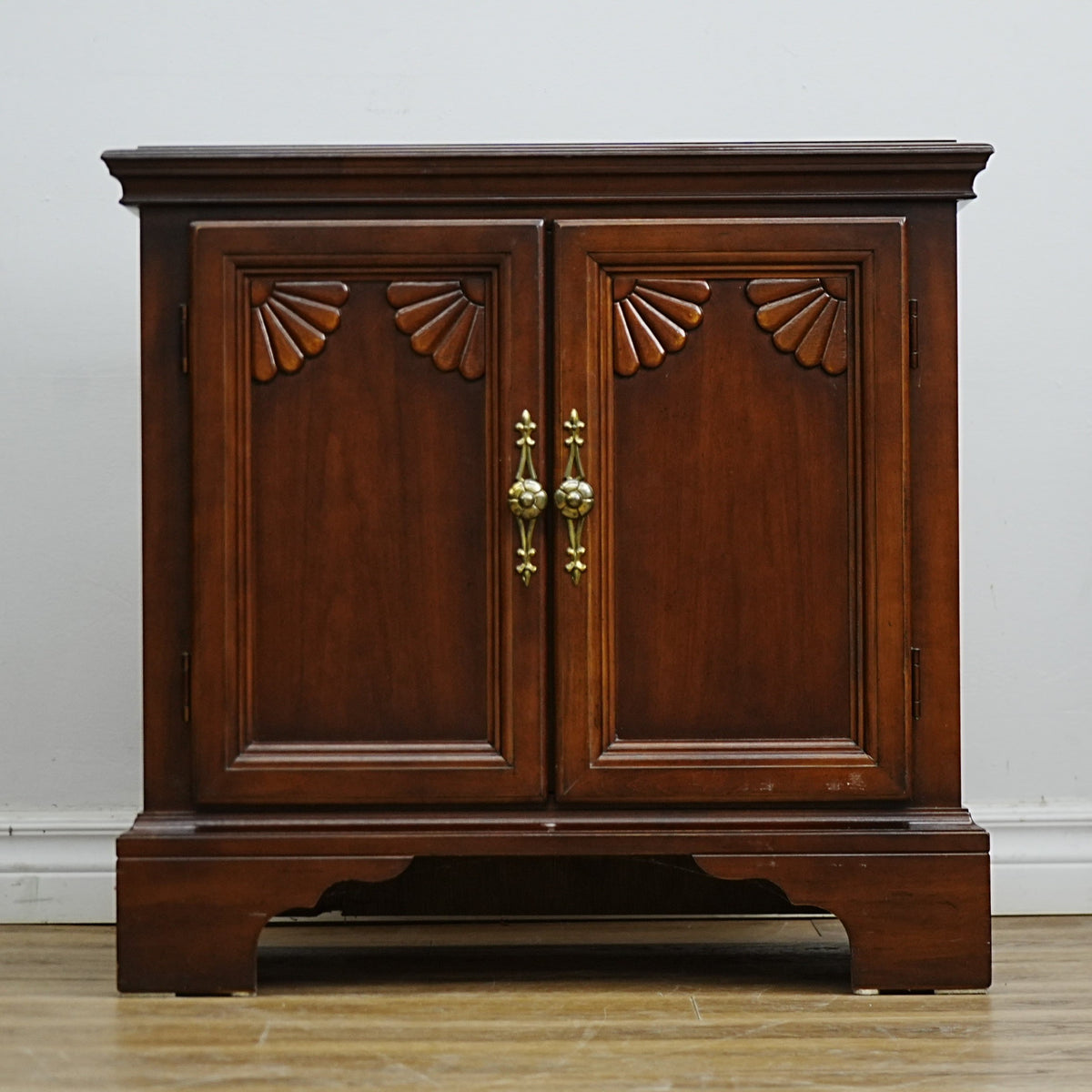26x17x25-Inch Amber Wood Accent Nightstand Cabinet  – Carved Doors