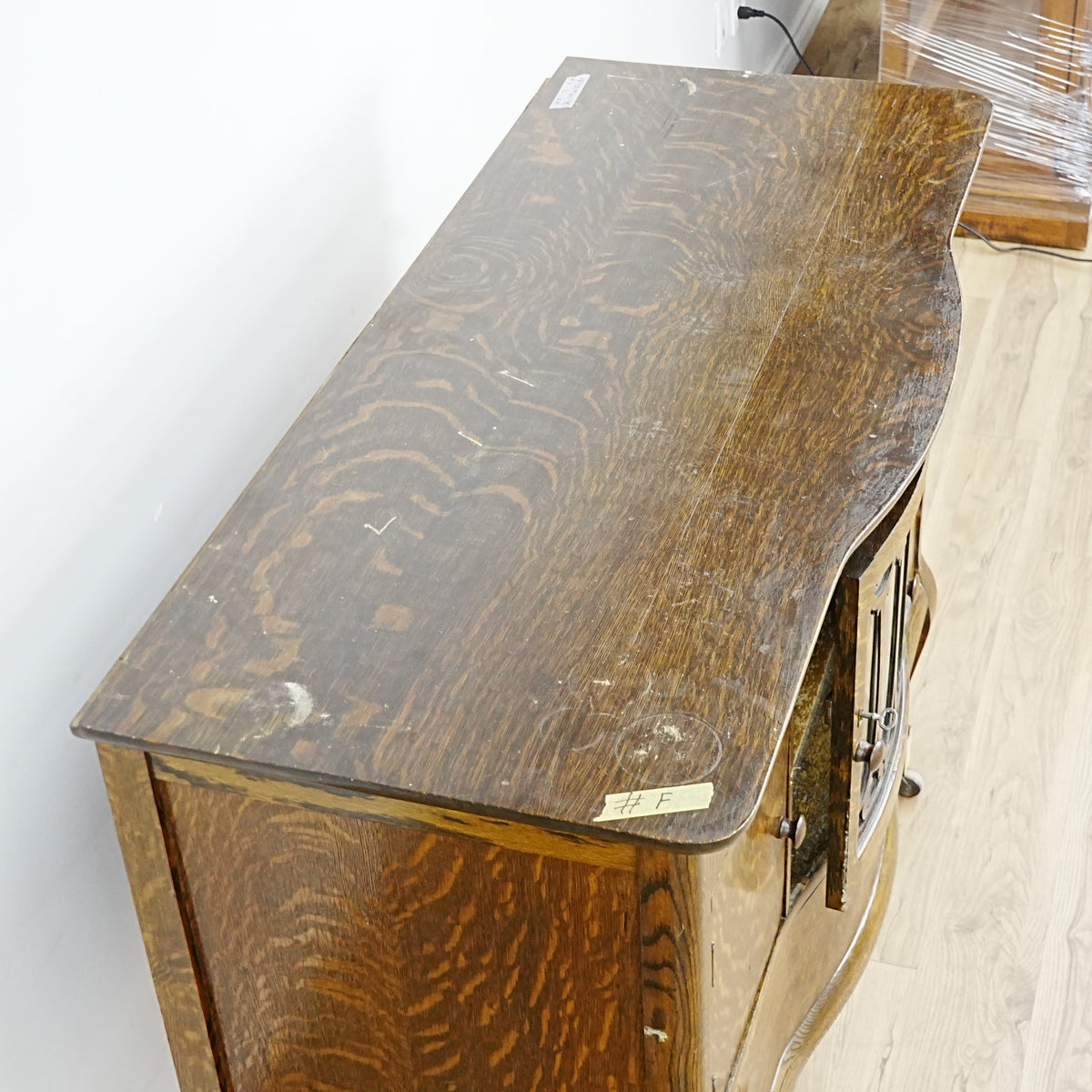 60x20x40‑Inch – Traditional Sideboard with Glass Door & Wheels