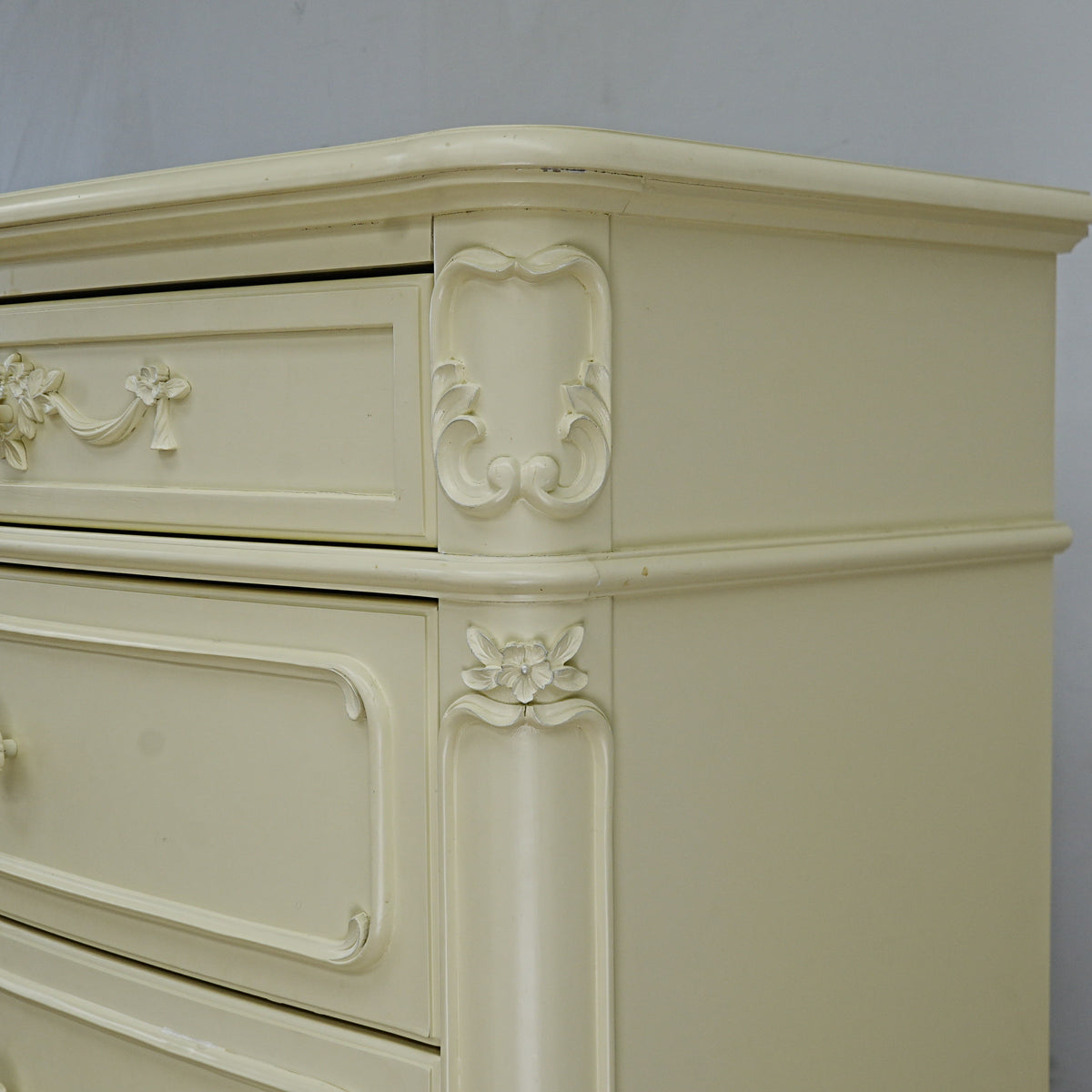 33x18x48-Inch – Victorian Cream Tall Chest with Ornate Carvings, 5 Drawer