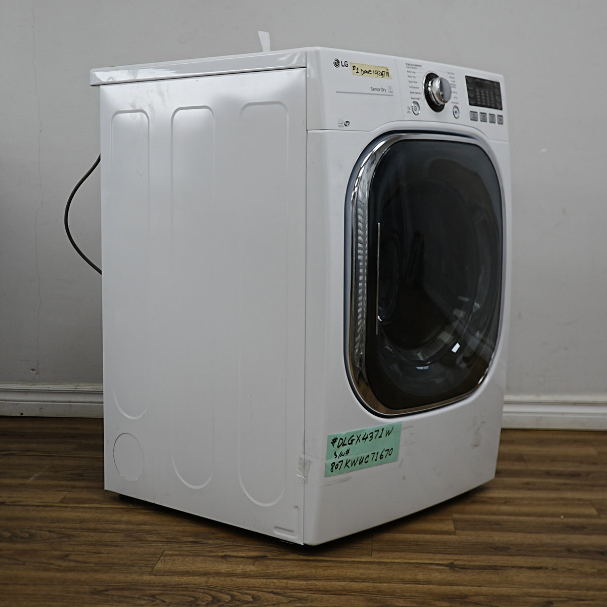 LG 27" Gas Dryer, 7.4 cu ft, TurboSteam — DLGX4371W