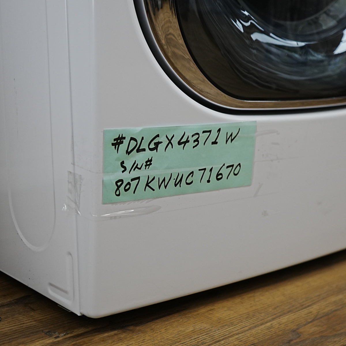 LG 27" Gas Dryer, 7.4 cu ft, TurboSteam — DLGX4371W