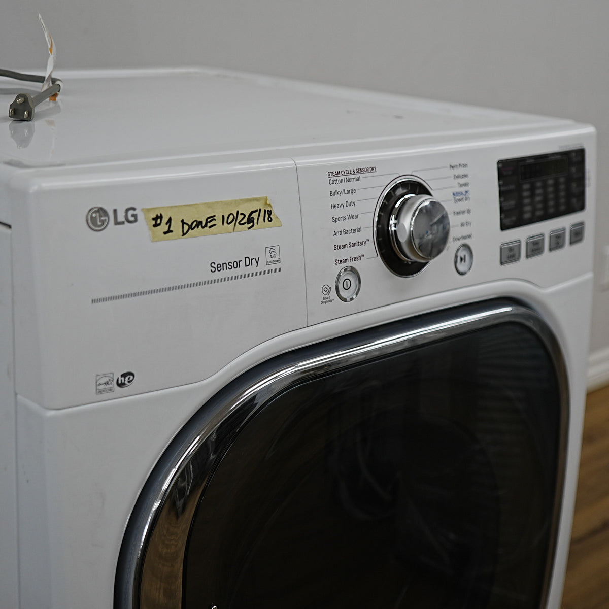 LG 27" Gas Dryer, 7.4 cu ft, TurboSteam — DLGX4371W