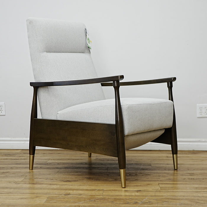 28×32×41–Inch Armchair in Grey – Manual Recliner, Brass‑Tipped Legs