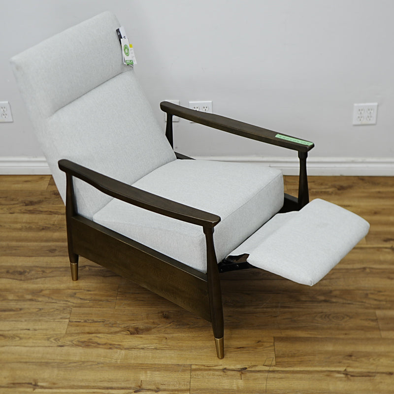 28×32×41–Inch Armchair in Grey – Manual Recliner, Brass‑Tipped Legs