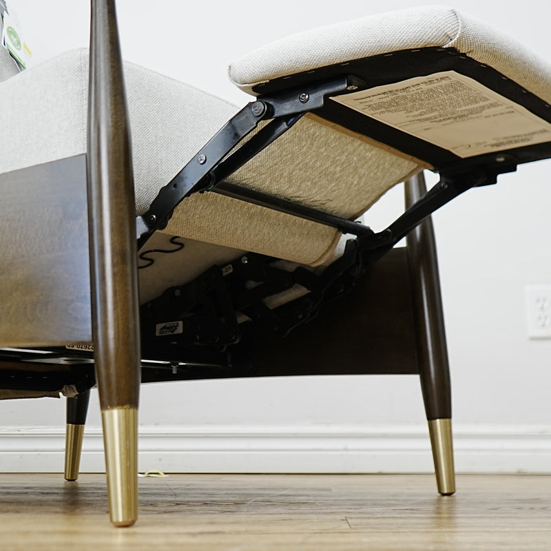 28×32×41–Inch Armchair in Grey – Manual Recliner, Brass‑Tipped Legs