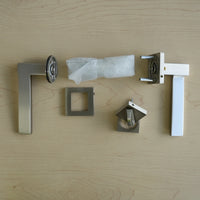 Louisiana Privacy Lever Set on Square Roses, Right H, 8025LOUESRMR15S