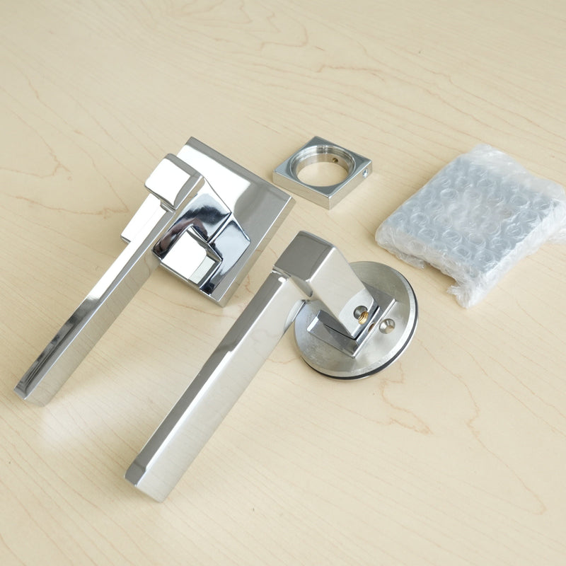Louisiana Passage Lever Set on Square Roses for Sargent, Right H, 8025LOUSRMR26SQ