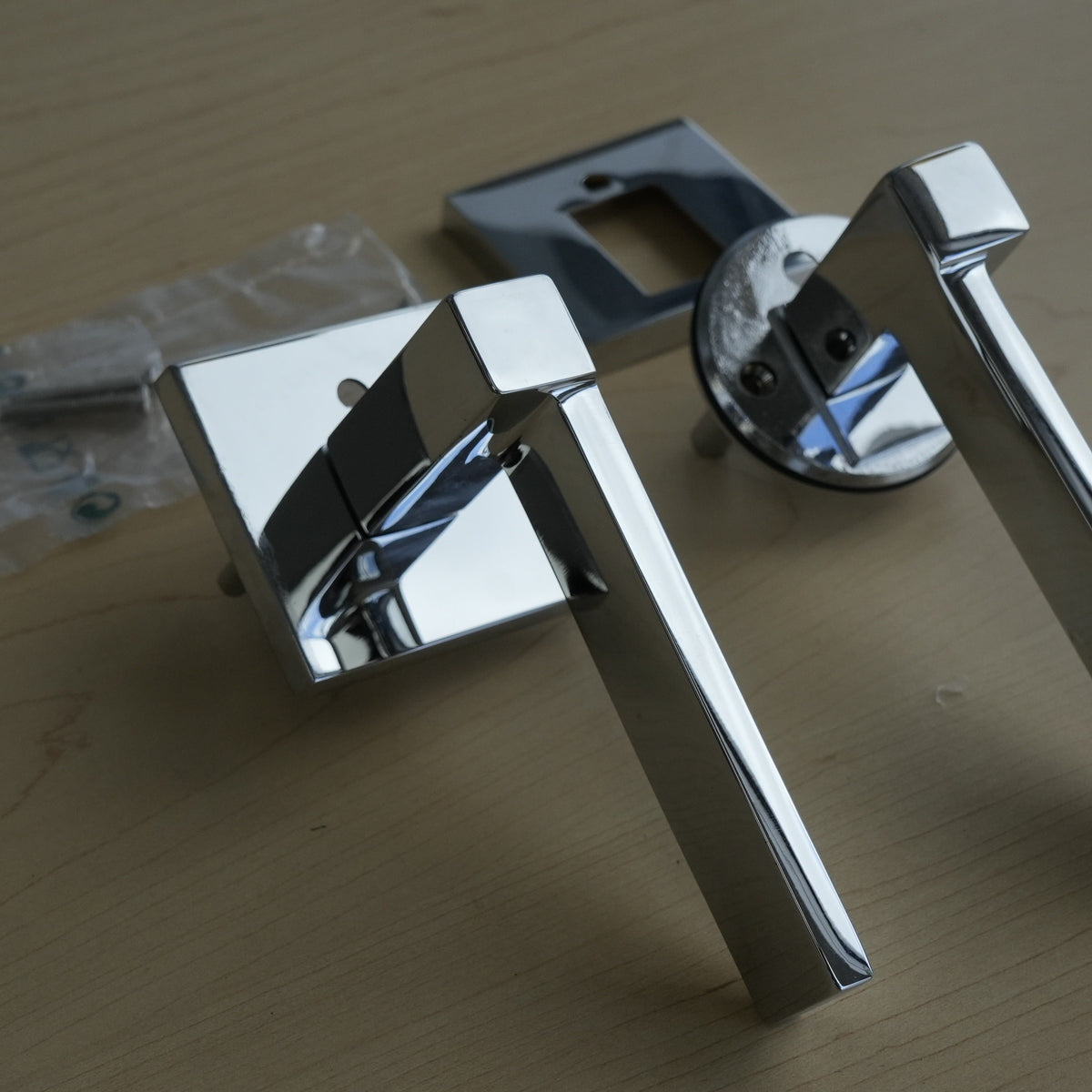 Louisiana Privacy Lever Set, Right H, Polished Chrome, 2001LOUSRRH26