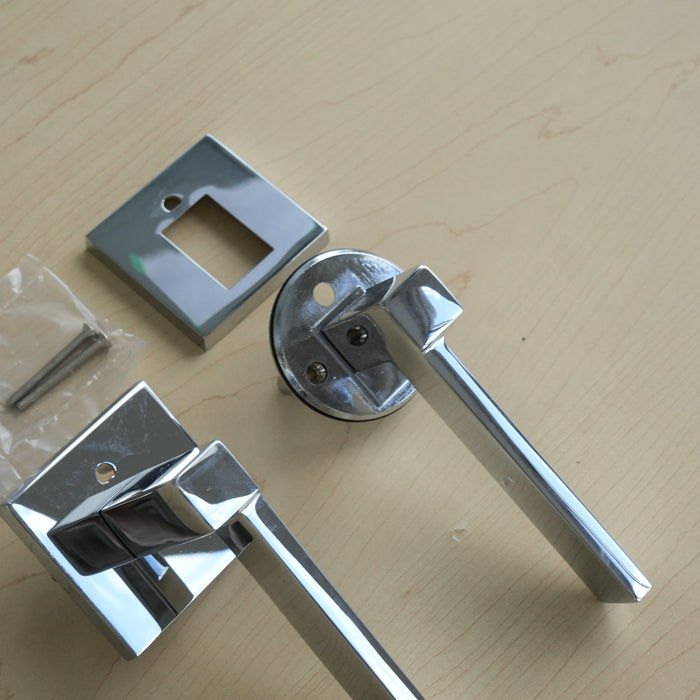 Louisiana Privacy Lever Set, Right H, Polished Chrome, 2001LOUSRRH26
