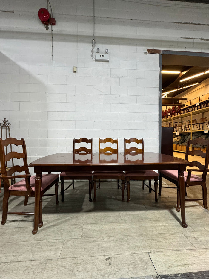 Traditional style dining table with 8 chairs