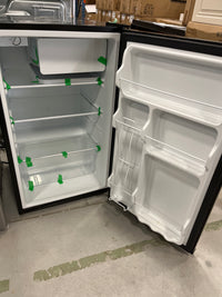 19"W Mini Fridge in Black