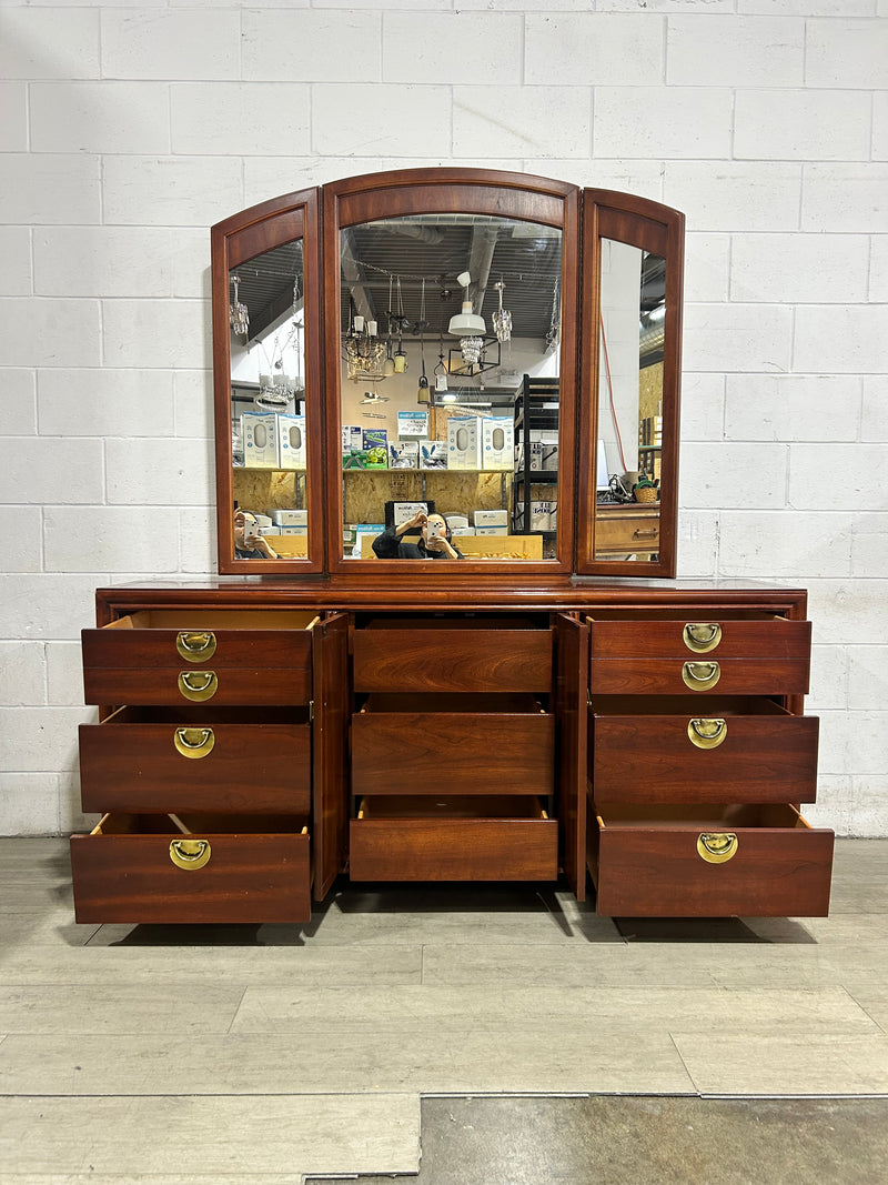 KROEHLER Vanity Dresser with Trifold Mirror