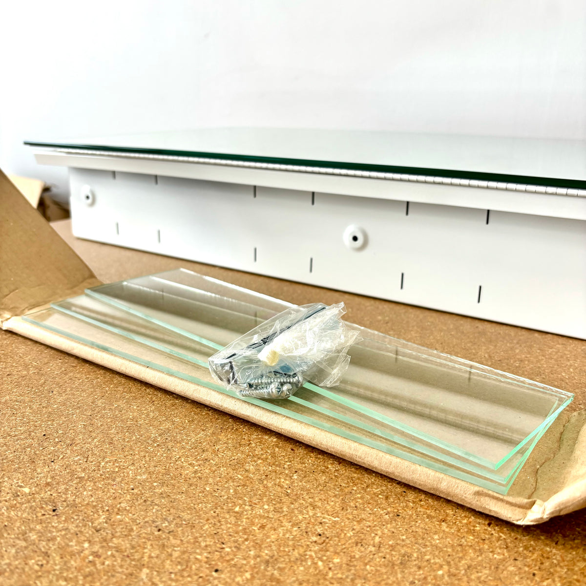 Medicine Cabinet 32x16-Inch with Mirror and Glass Shelves S0-1632R