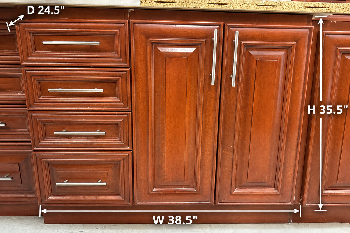 Set of Kitchen Cabinets in Brown