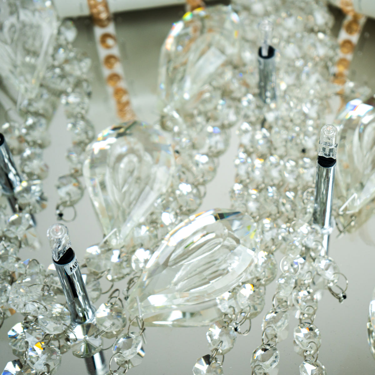 Elegant Crystal Chandelier with Cascading Design