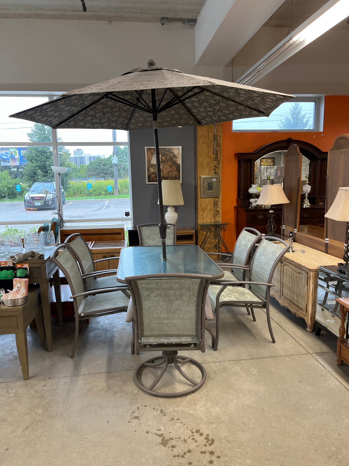 61” Patio Set with 6 Chairs and Umbrella