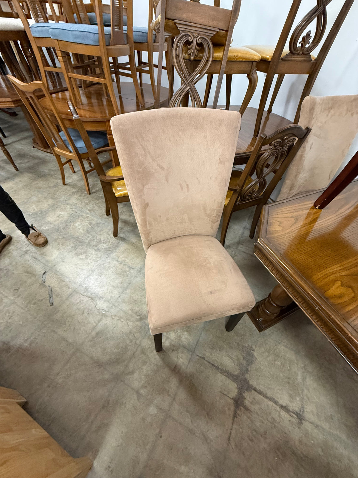 Dark Brown Dining Set w/ 5 Chairs
