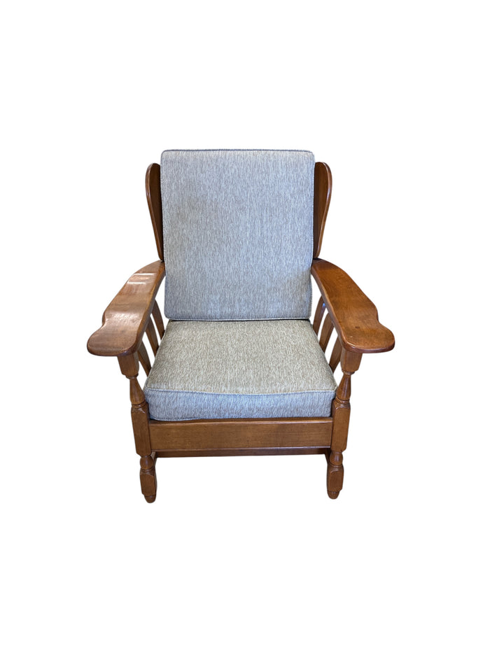 Grand Chair with Upholstered Cushion