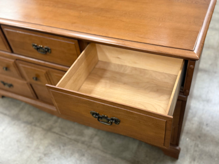 Light Caramel Brown 9-Drawer Dresser