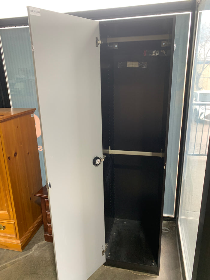 Wardrobe With Mirror Door