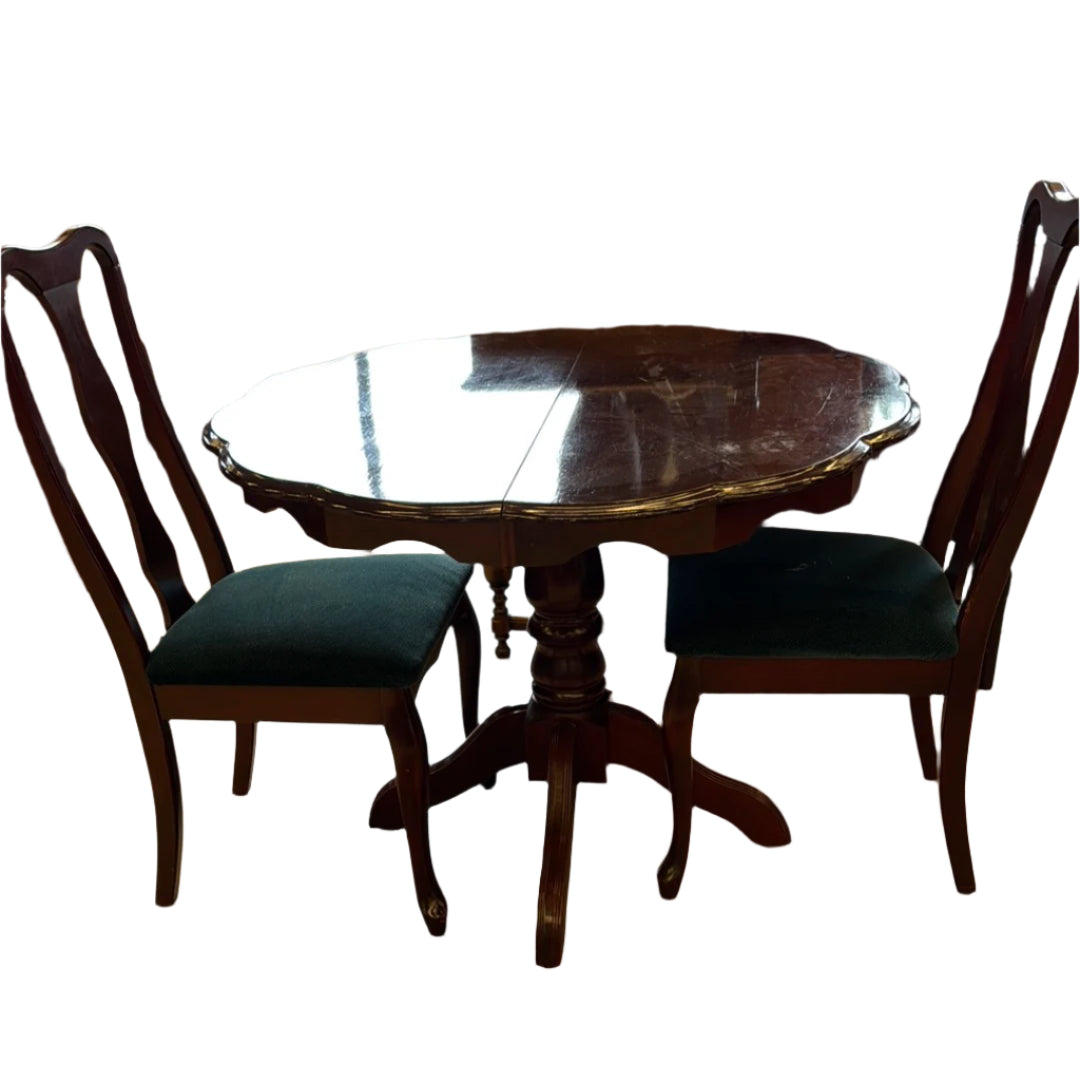 Margareta Round Scalloped Table Set