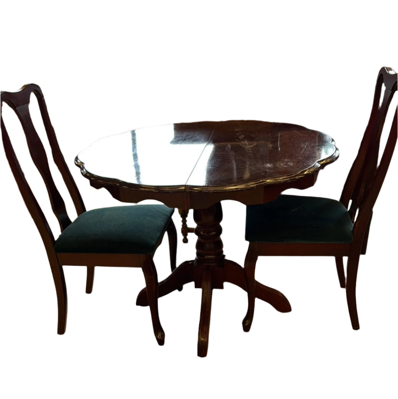 Margareta Round Scalloped Table Set